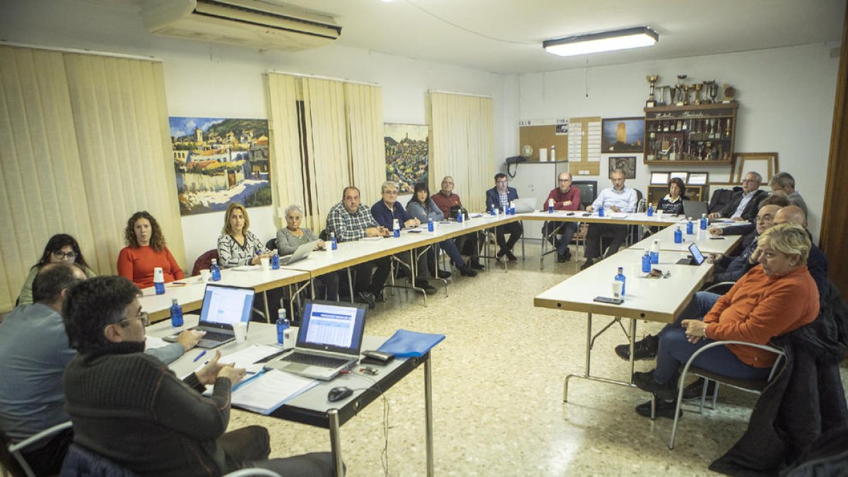 El ple del consell es va celebrar a Torà.