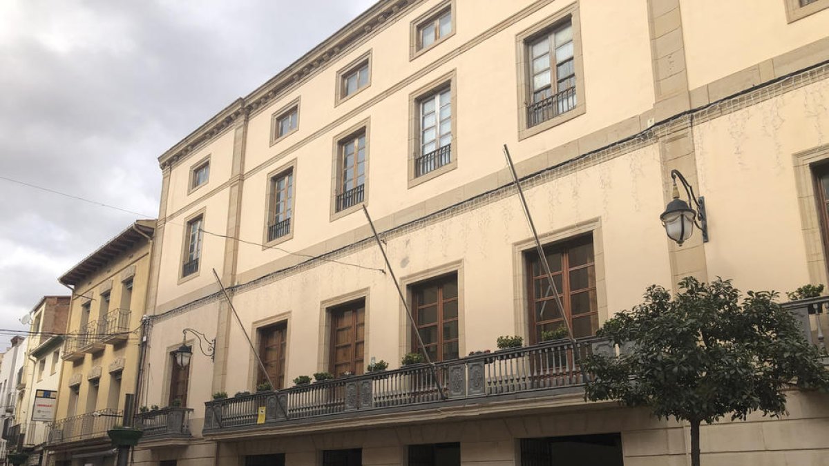 L’ajuntament, un dels edificis on hi haurà plaques.
