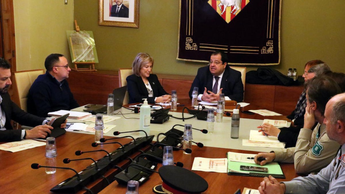 El conseller de Interior, Joan Ignasi Elena, presidió ayer la Junta de Seguridad Local de Les Borges.