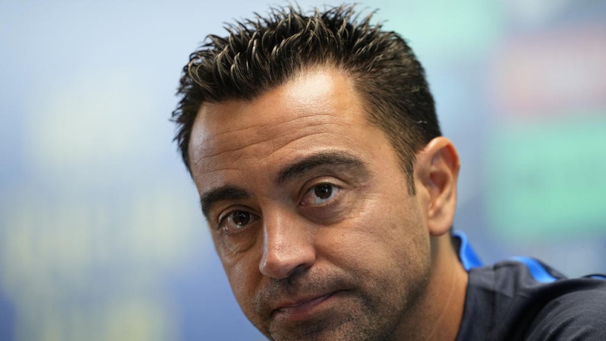 Xavi Hernández, entrenador del Barcelona, durante su comparerencia ayer ante los medios.