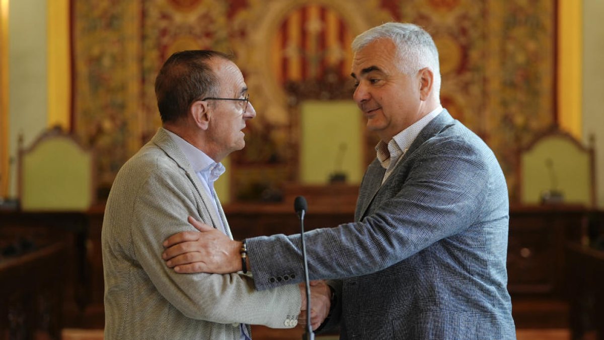 Miquel Pueyo i Albert Aliaga, ahir després de la renovació del conveni entre Paeria i Força Lleida.