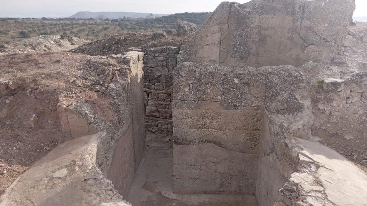 La trinxera ubicada al pla de les Moles que s’ha sanejat per obrir-la al públic.