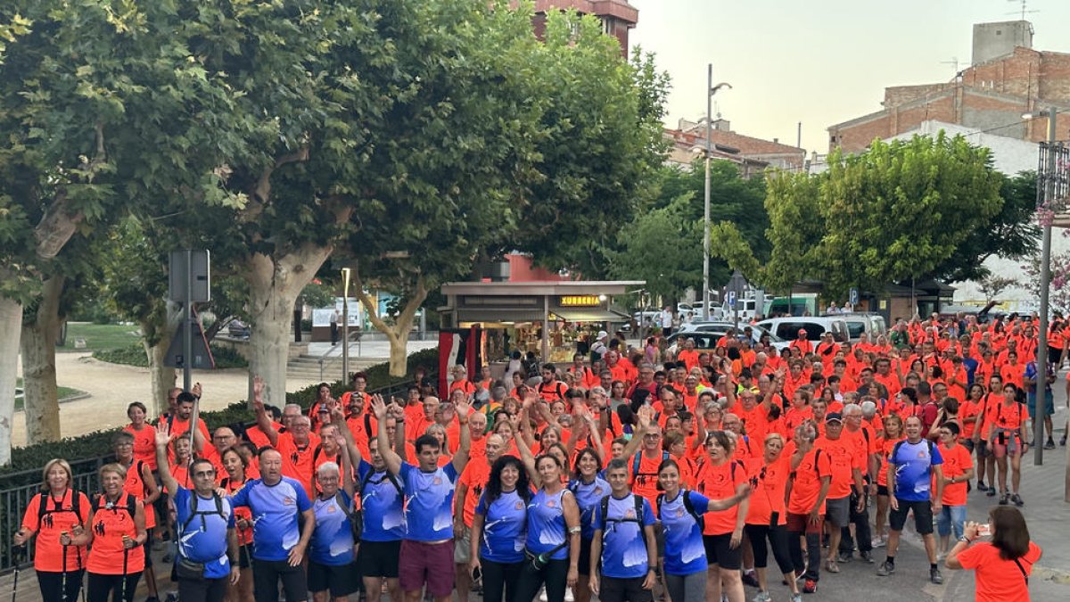 La ruta comenzó sobre las 21.00 horas del jueves en la plaza del Terrall.