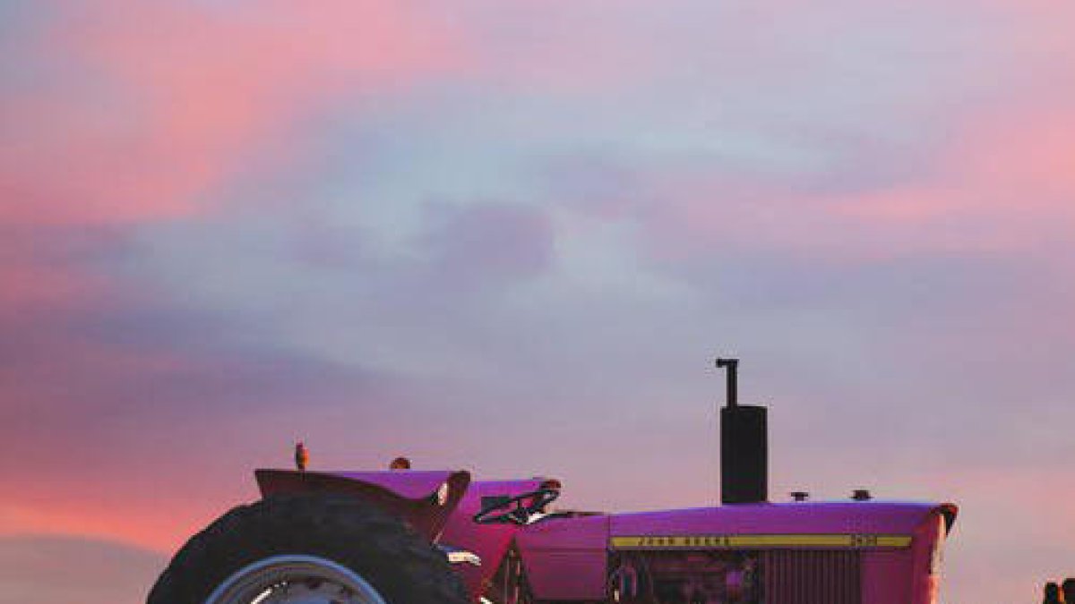 Lo tractor rosa “Si ets pagès, o et fas tu la política o te la faran d’altres que no en tenen ni idea”