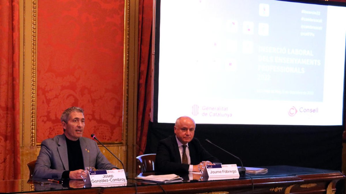 El conseller d'Educació, Josep Gonzàlez-Cambray, i el president del Consell General de Cambres, Jaume Fàbrega.