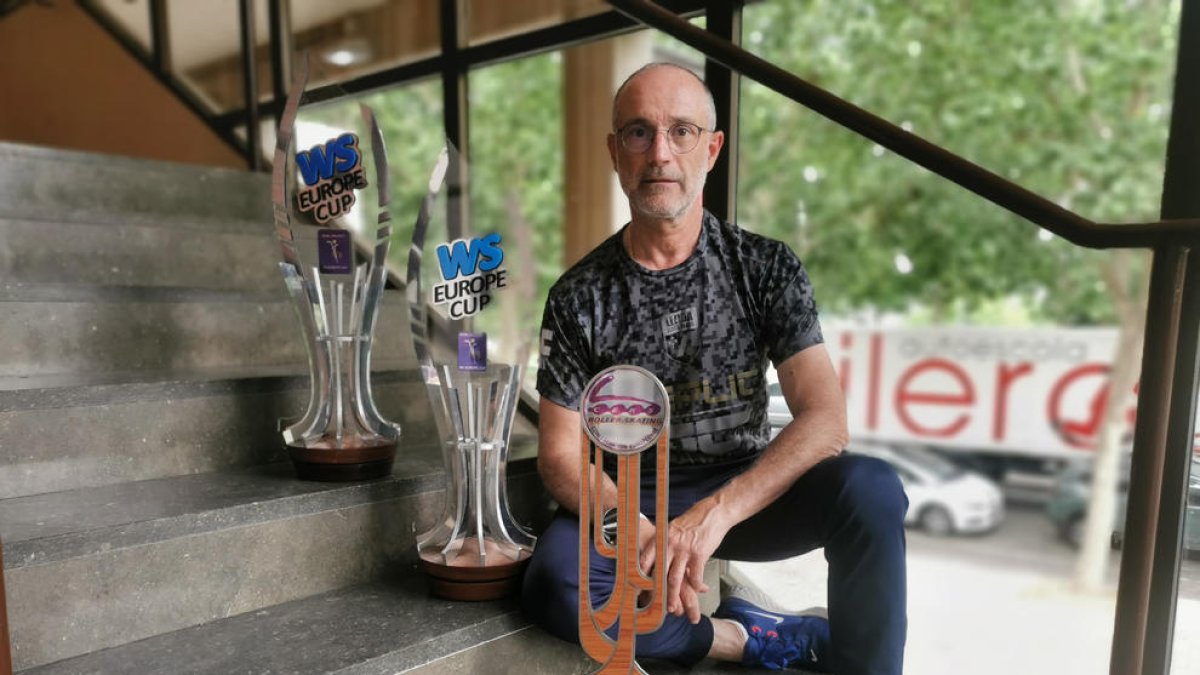 Albert Folguera, con las tres copas de Europa, su mayor legado al frente del Llista Blava.