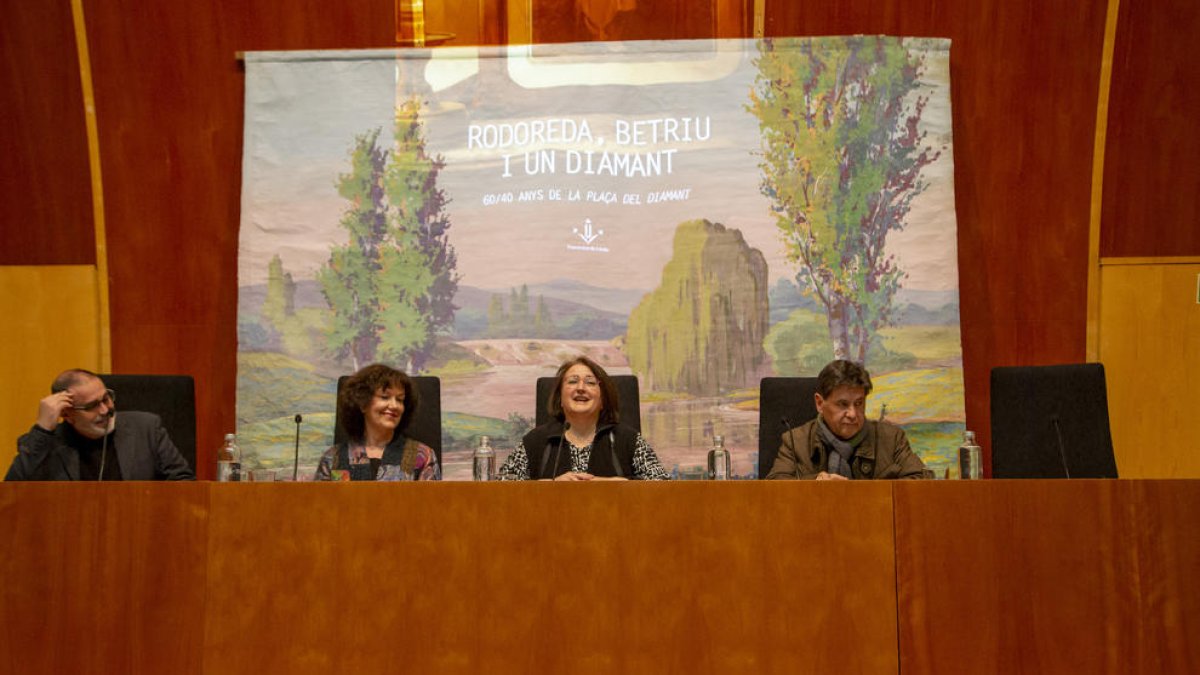 La UdL estrena un doble aniversario de 'La plaça del diamant'