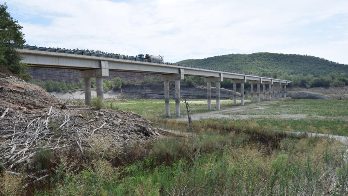 La cola del pantano de Rialb el pasado mes de agosto.