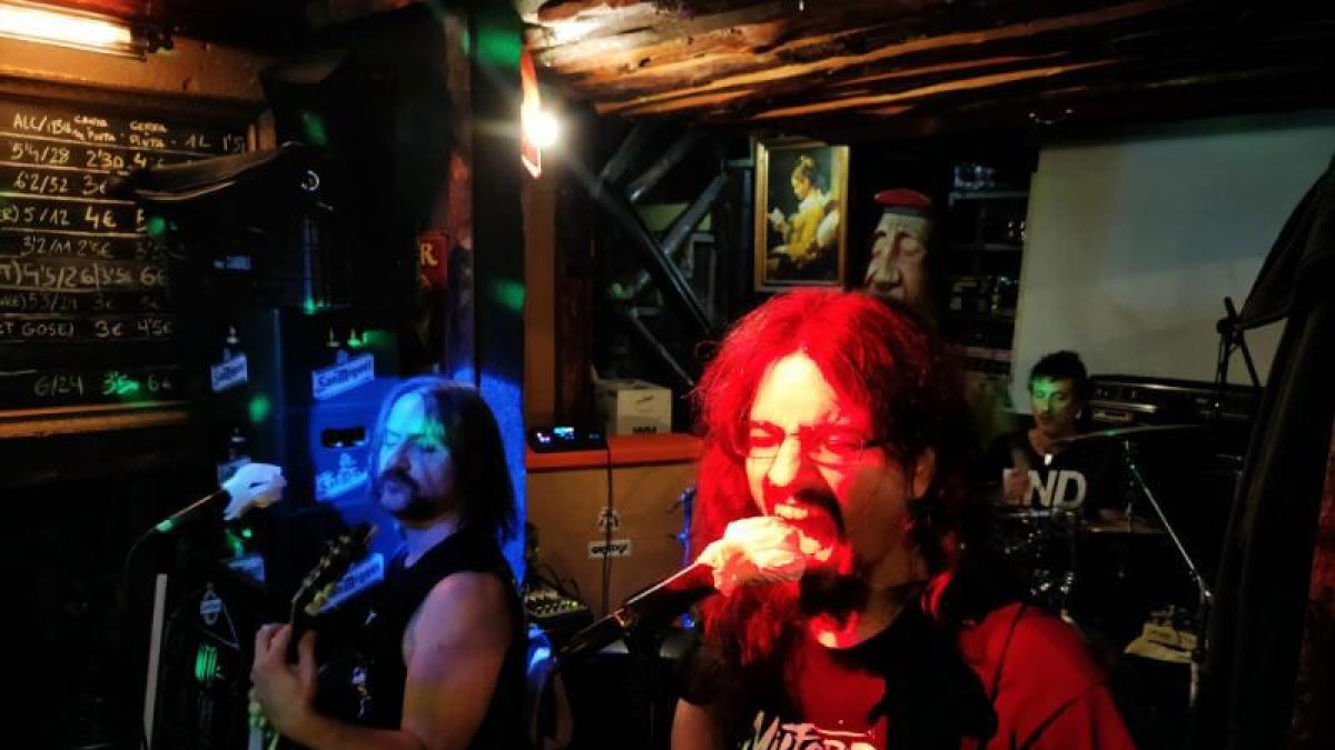 El rock duro de Milford Mocs & Gunther Cucs hace vibrar en el Lleida Music Festival