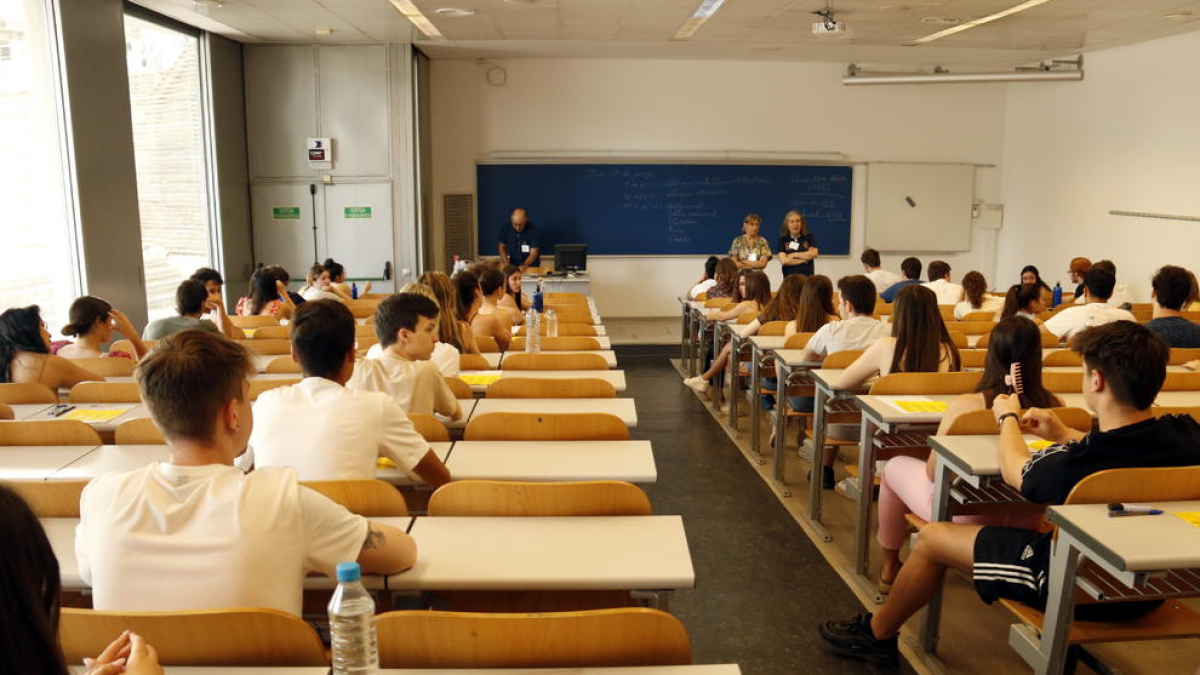 Imatge d’arxiu d’alumnes de Lleida durant les proves d’accés a la universitat.