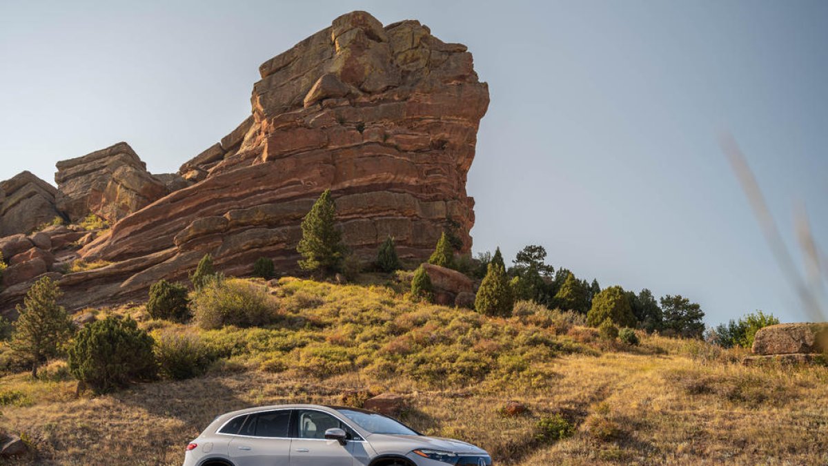 Mercedes redefineix el SUV de luxe amb l''EQS