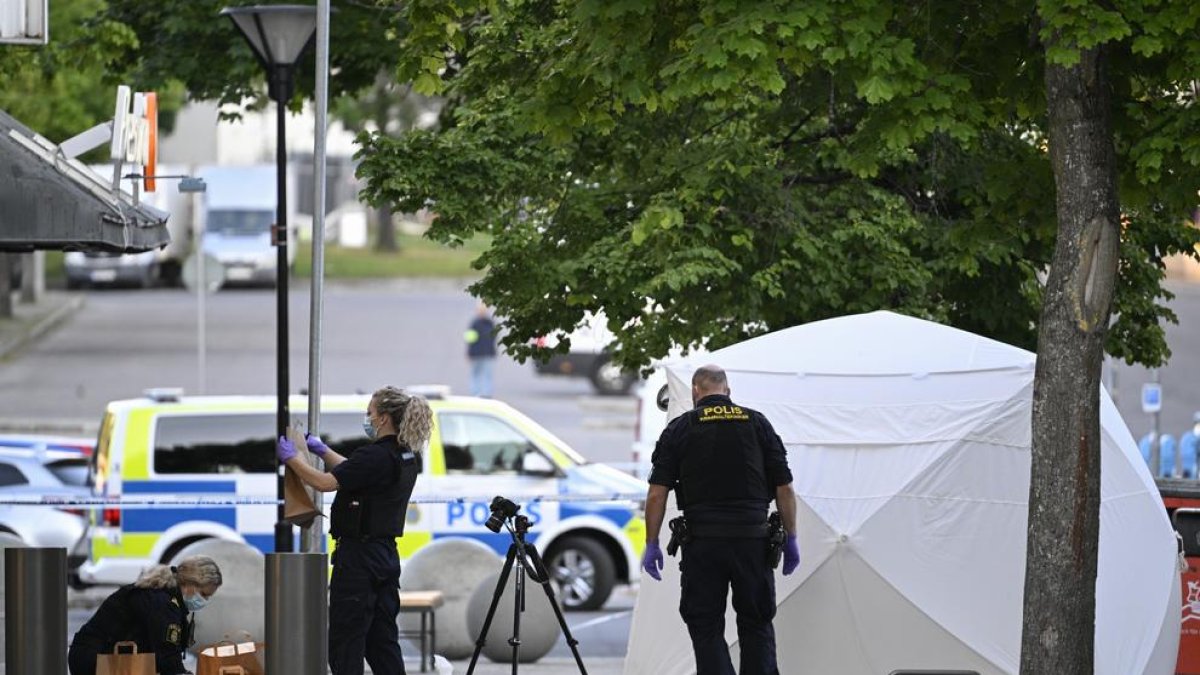 Mor un adolescent i unes altres tres persones són ferides en un tiroteig a Estocolm