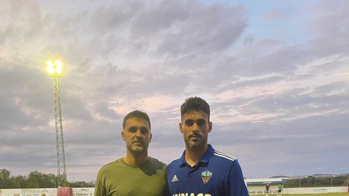 Roger y Adrià de Mesa, tras el partido del Lleida frente el Cornellà.