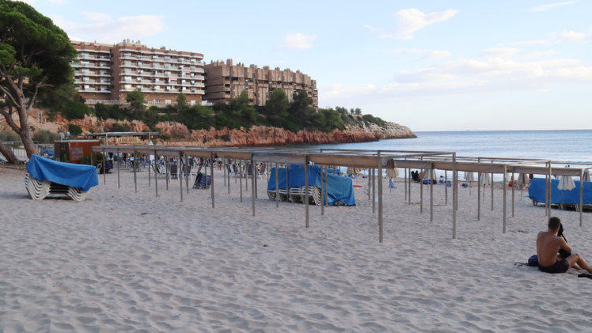 Imagen de archivo de la Platja Llarga de Salou.