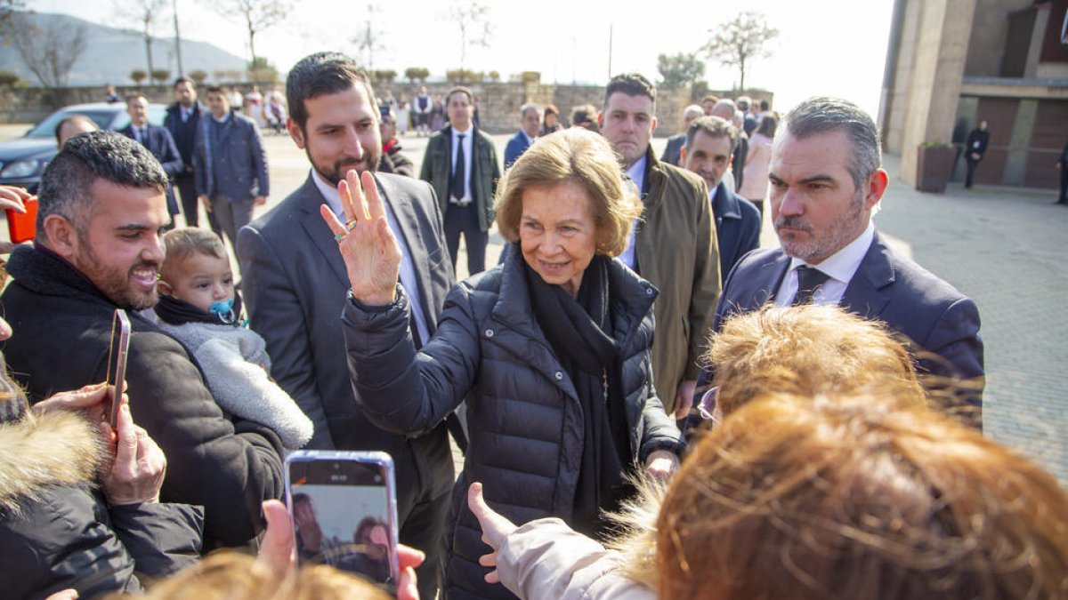 GALERIA D'IMATGES: La reina Sofia visita Fraga per inaugurar un allotjament per a temporers