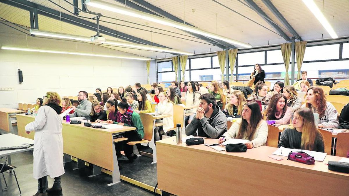 Imagen de archivo de una clase de Medicina.