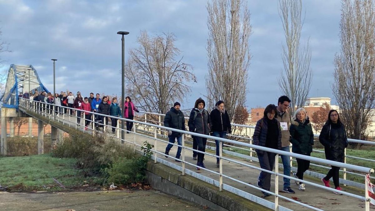 Gairebé 200 persones van participar en una caminada per l’Horta.