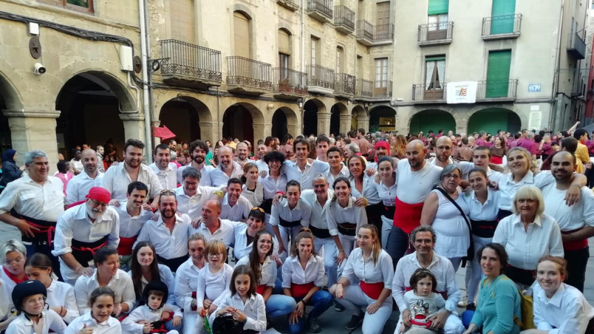 Foto de grup d’Els Malfargats del Pallars, en una actuació castellera el passat mes d’octubre a Guissona.