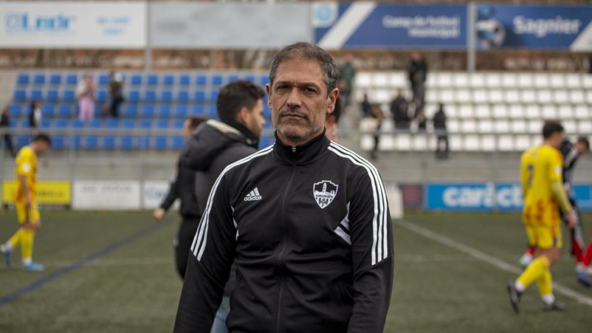 Toni Seligrat, tras lograr el triunfo en el campo del Prat.