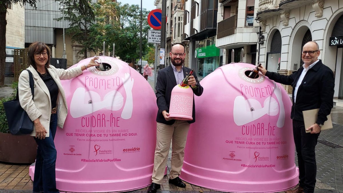 Lleida participa en la campanya solidària “Recicla Vidre per elles” per fomentar el reciclatge i la prevenció de càncer de mama.
