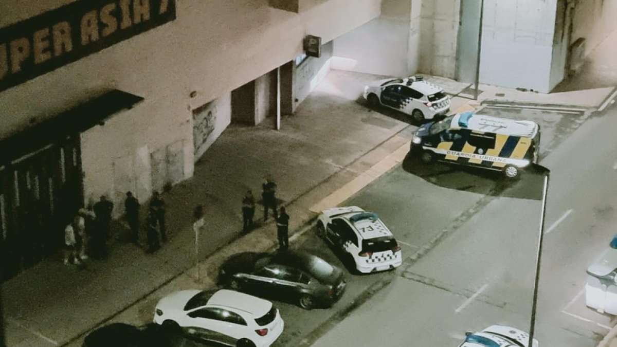 Cuatro dotaciones de la Urbana acudieron a la discoteca.