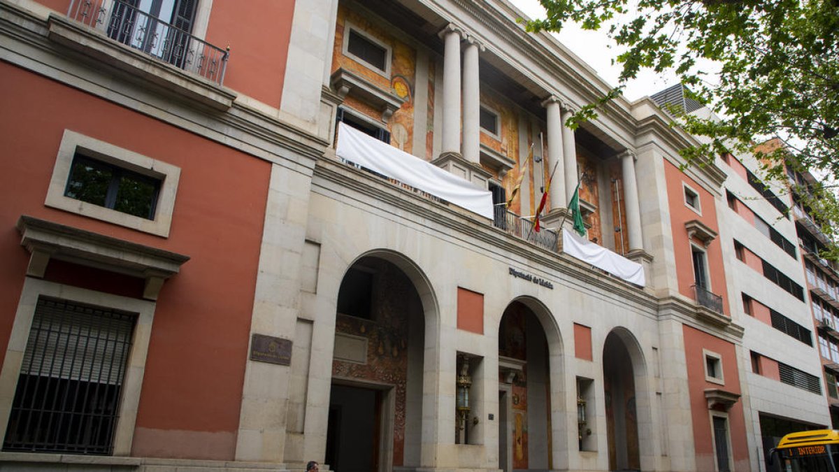 Unos 70 ayuntamientos están exentos de dotarse de un secretario y la Diputación sufraga el SAT.