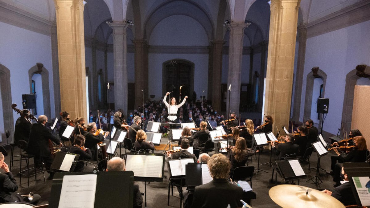 L’OJC, amb batuta femenina, al Festival de Pasqua del 2022.