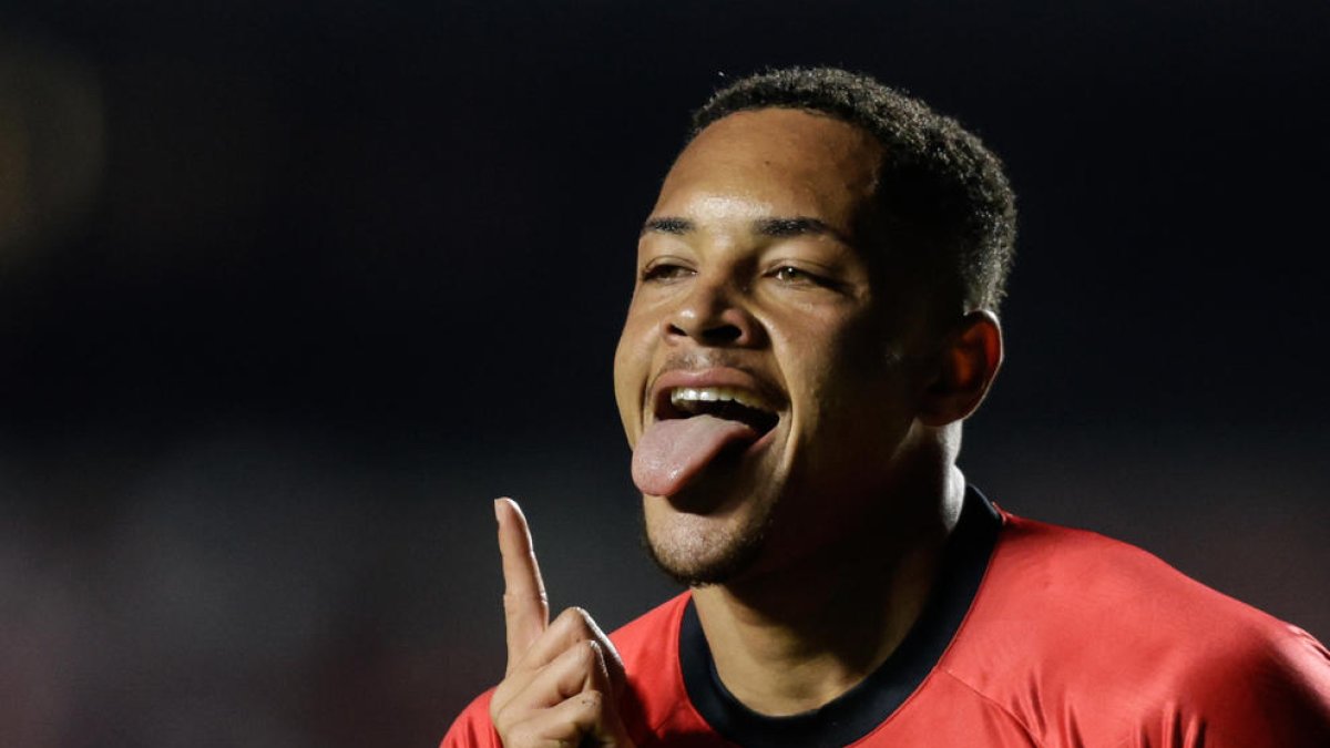 Vitor Roque.