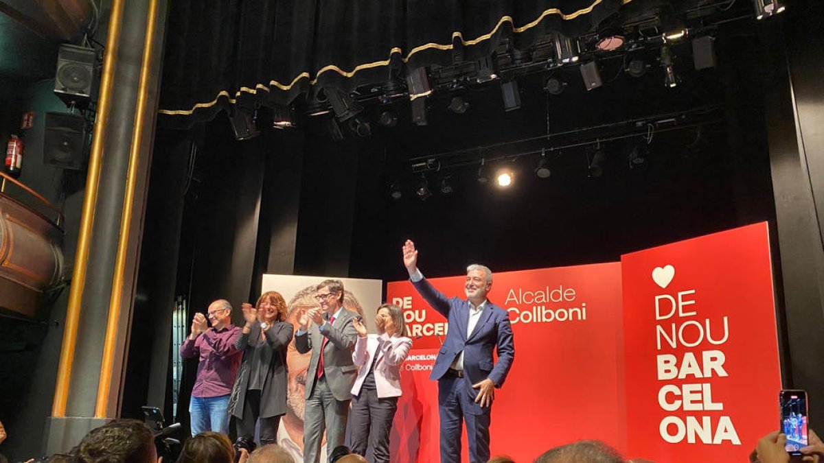 Salvador Illa i Margarita Robles van acompanyar Collboni ahir en un acte a Gràcia.