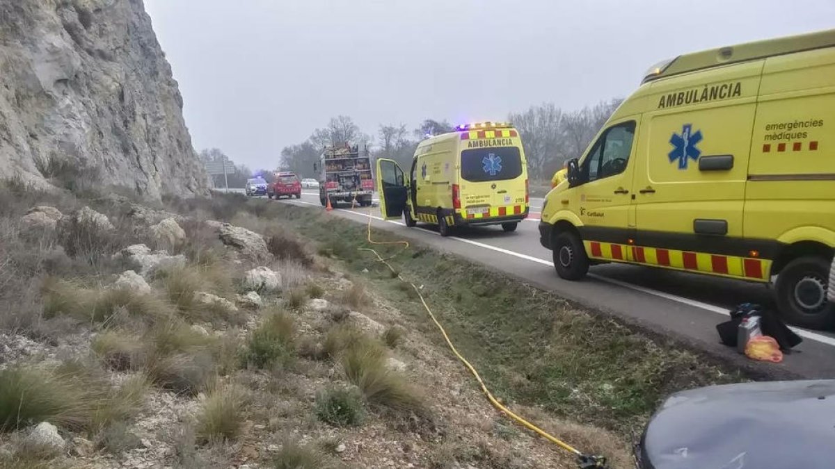 Imagen del accidente ayer al mediodía en Oliola.