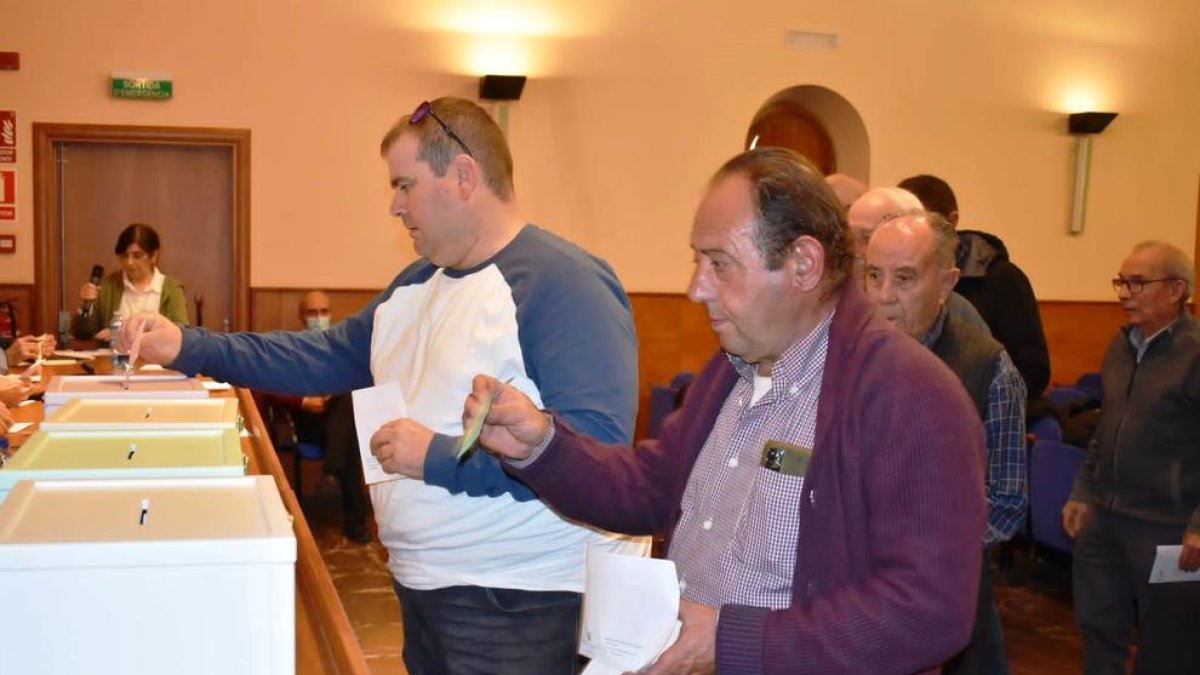 La votació es va dur a terme ahir a la seu dels regants a Mollerussa.