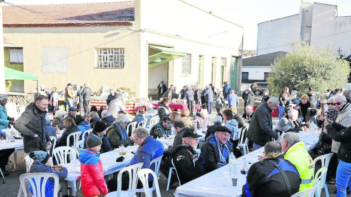 La Festa de l’Oli incluyó un desayuno popular.