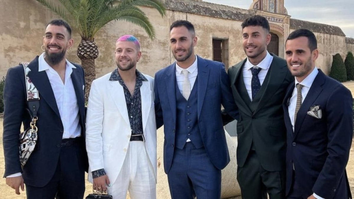 Els dos van posar amb una bossa en un casament a Sevilla.