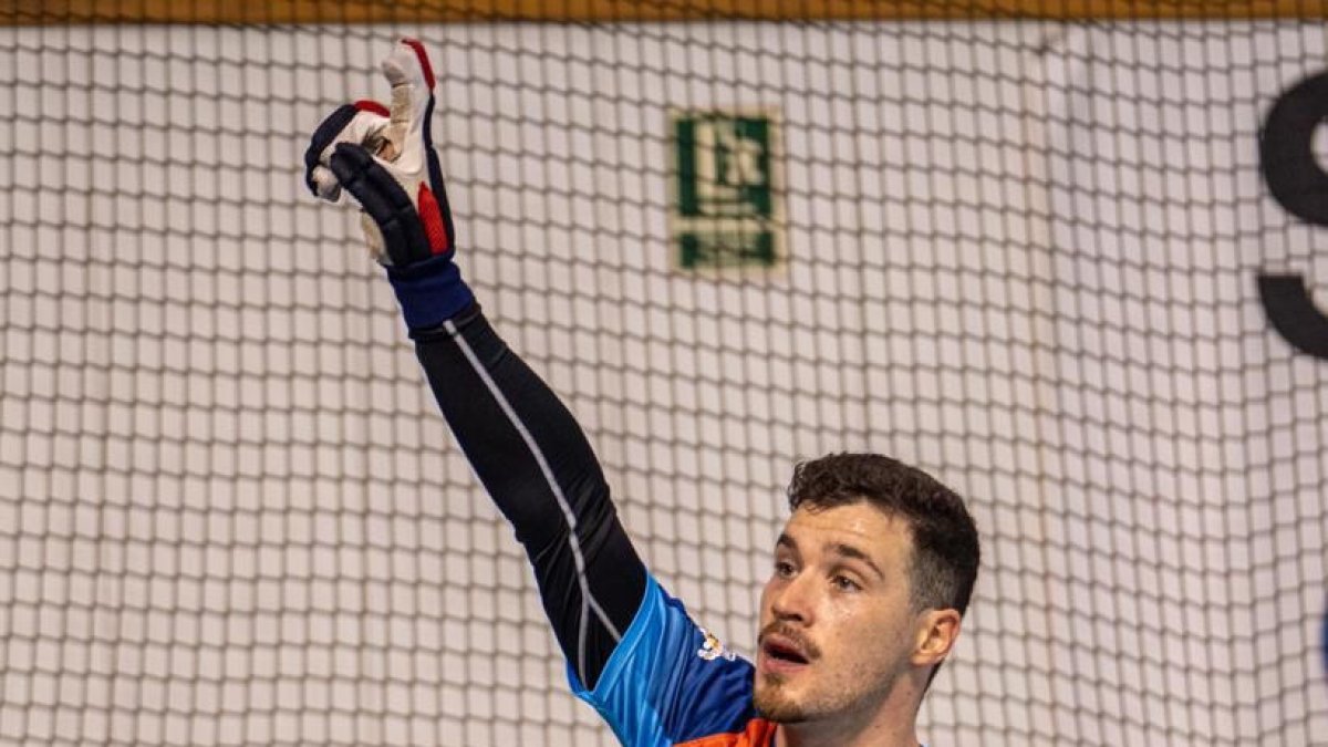 Zilken celebra un dels deu gols que ha marcat amb l’Igualada.