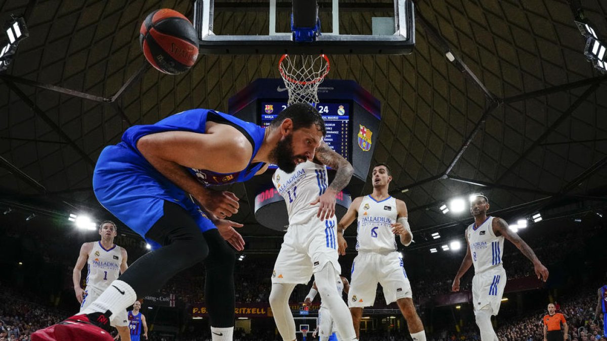 Nikola Mirotic, ahir durant el segon partit de la sèrie final.