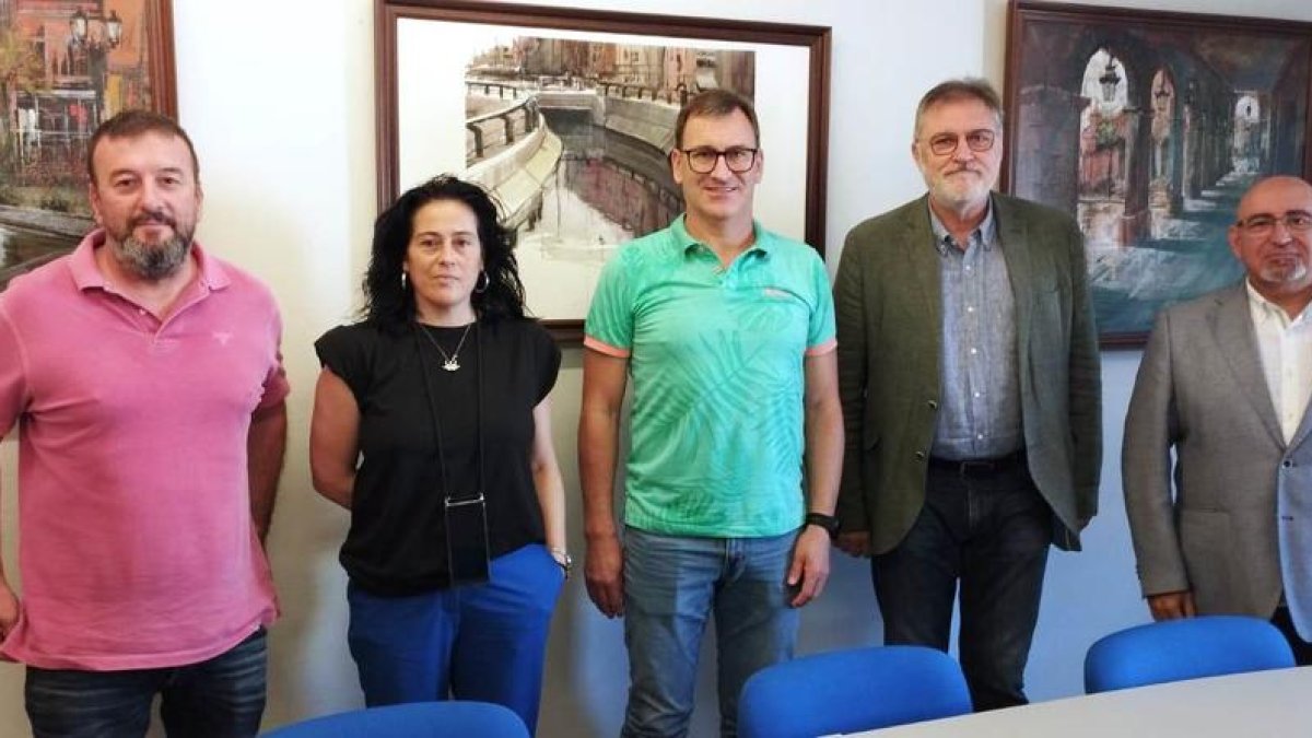 El presidente de Agrupem se reunió con los secretarios generales de Lleida de CCOO y UGT.