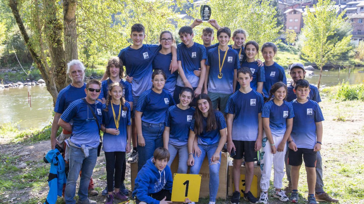 El grup del Nàutic Mig Segre que dissabte passat va conquerir el Català de joves promeses a Arfa.