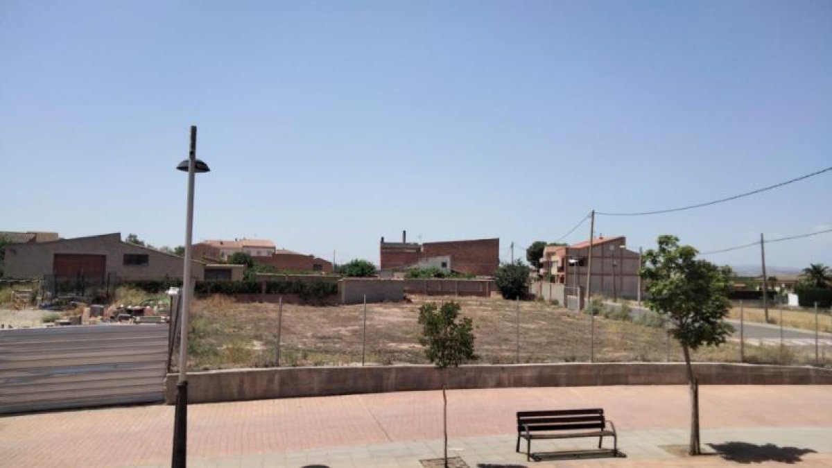 La finca on la Portella preveu construir el consultori mèdic.