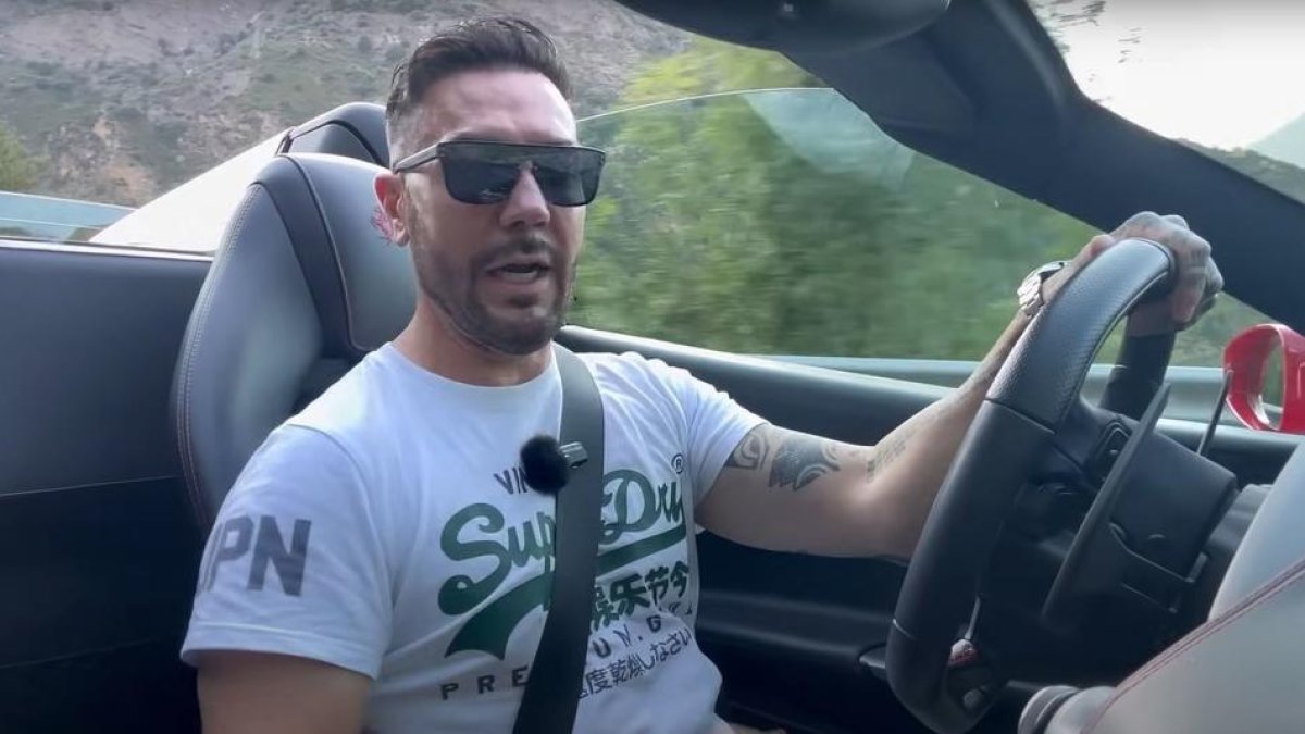 La captura d'un vídeo de Ferrariman a Youtube.