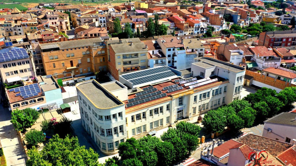 Els panells solars a l’escola Macià Companys d’Agramunt.