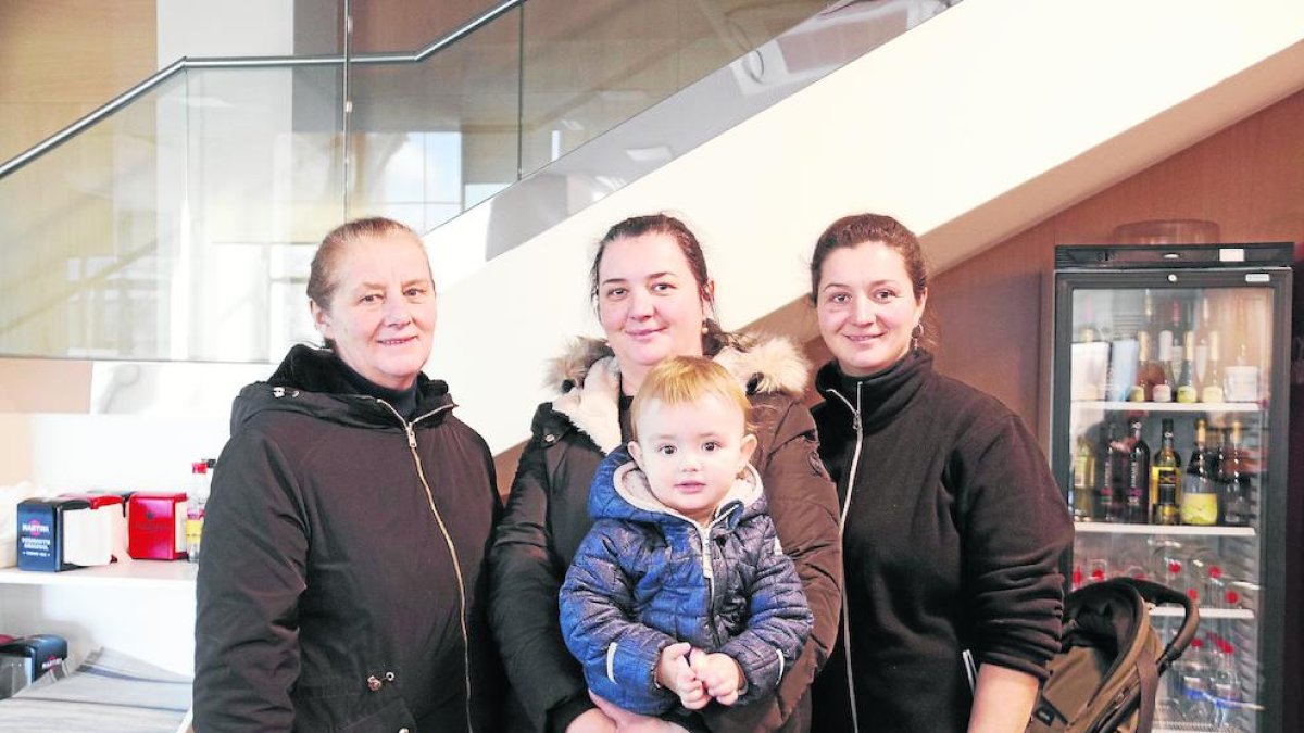 Una de les famílies ucraïneses que resideixen a Guissona.