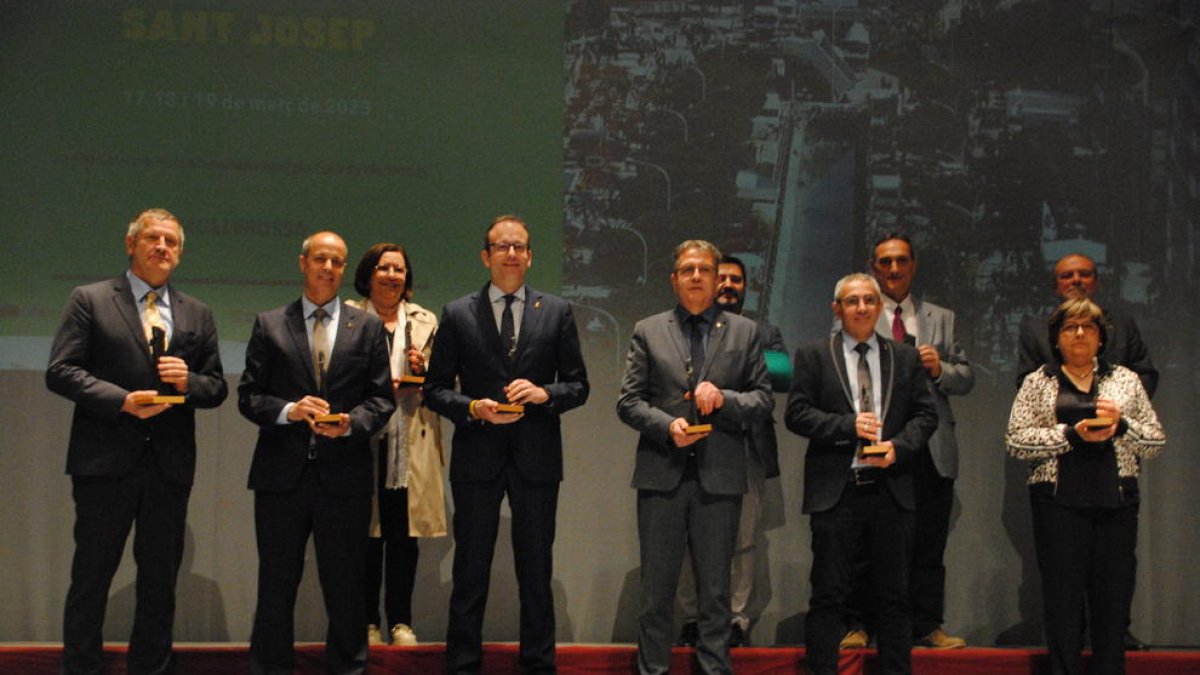 Els homenatjats durant l’acte institucional celebrat a L’Amistat.