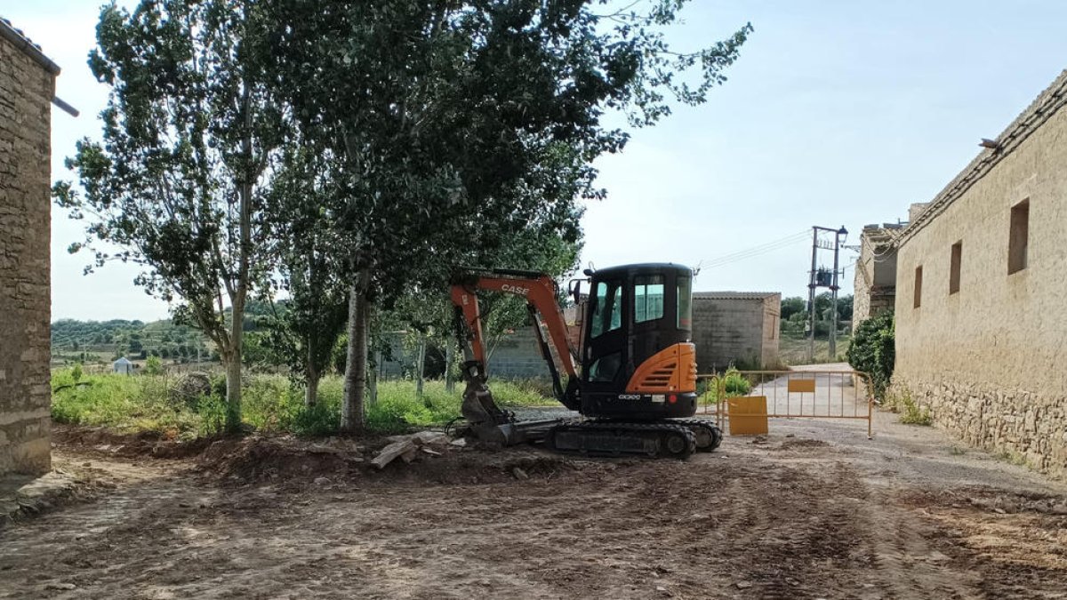 Imagen de las obras en la calle La Bassa.