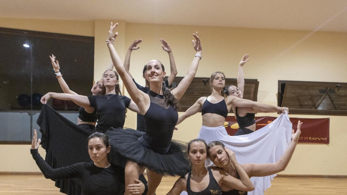 Assaig de l’espectacle de dansa de l’Escola Montse Esteve.
