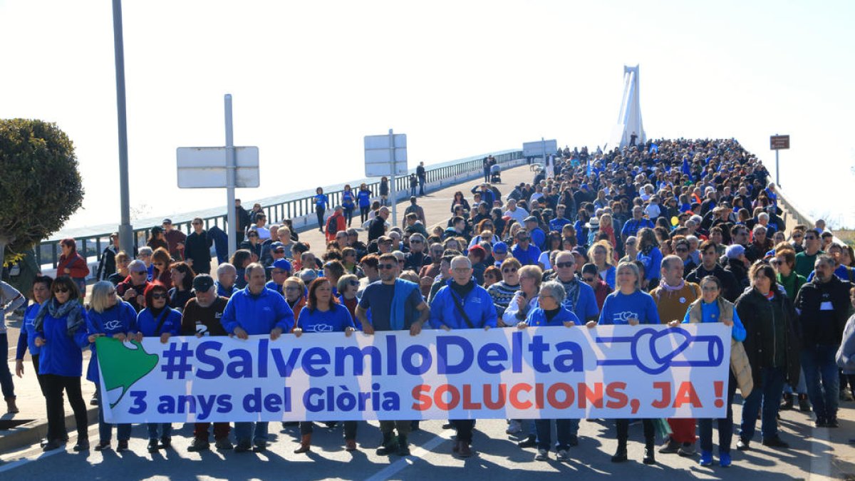 La marcha para exigir que lleguen sedimentos al delta de l’Ebre.