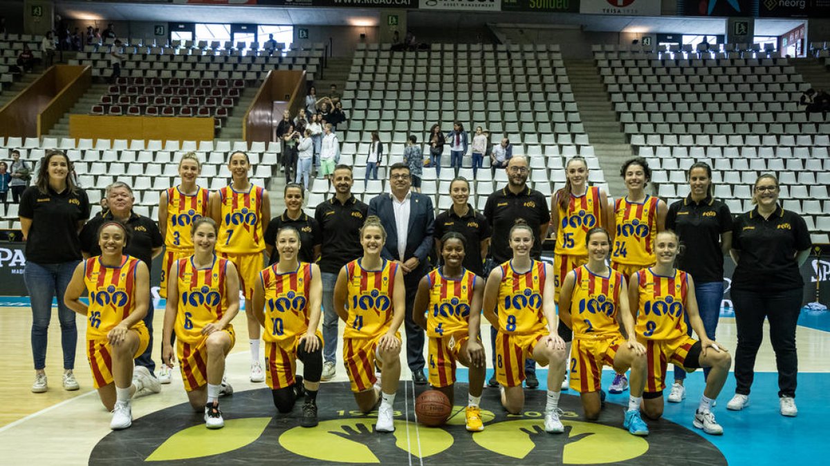 La selecció catalana, abans d’enfrontar-se a Ucraïna a Fontajau.