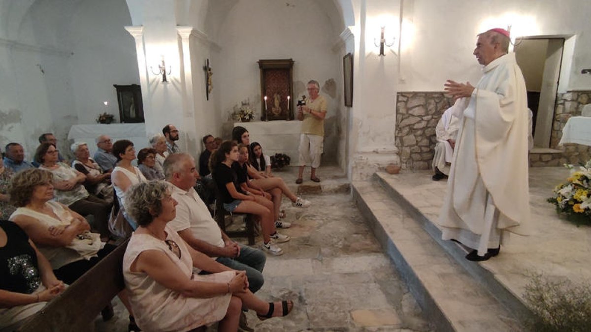 Imatge de la missa que es va celebrar a l’església de Corçà el passat dia 6.