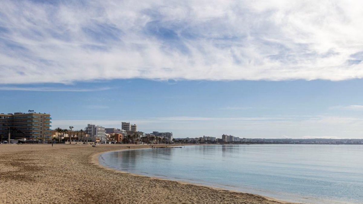 Detinguts 6 joves alemanys per la violació grupal a una noia en un hotel de Palma