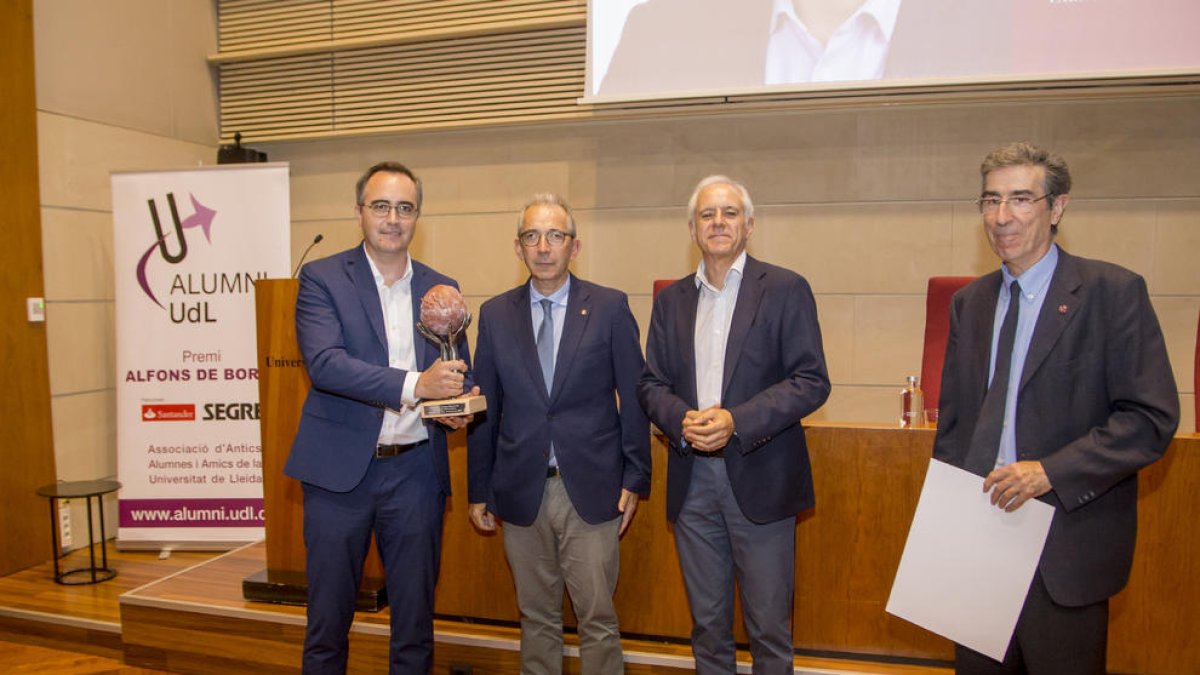 El ingeniero Sergio Callen junto a Delfí Robinat, Josep Maria Sentís y Jaume Puy.