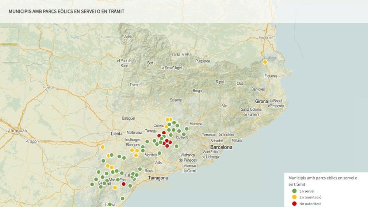 Mapa de la distribció dels projectes eòlics en servei, en tràmit i no autoritzats per distribució municipal, segons dades de Territori. Cada punt representa un municipi amb aerogeneradors, així que cada parc pot estar representat més d'una vegada.